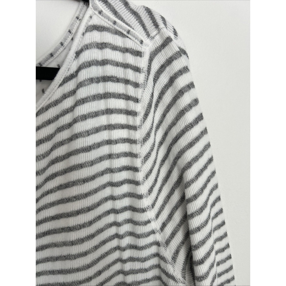Women's‎ 2XL Long Sleeve Pullover White Gray Stripe Soft Comfy Made In U.S.A - Picture 7 of 9